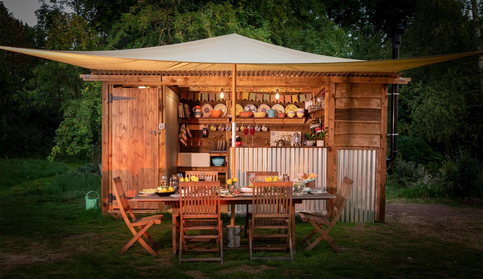 Stargazer Glamping Uk The Mahal 8 People Hotel Ross-on-Wye ภายนอก รูปภาพ