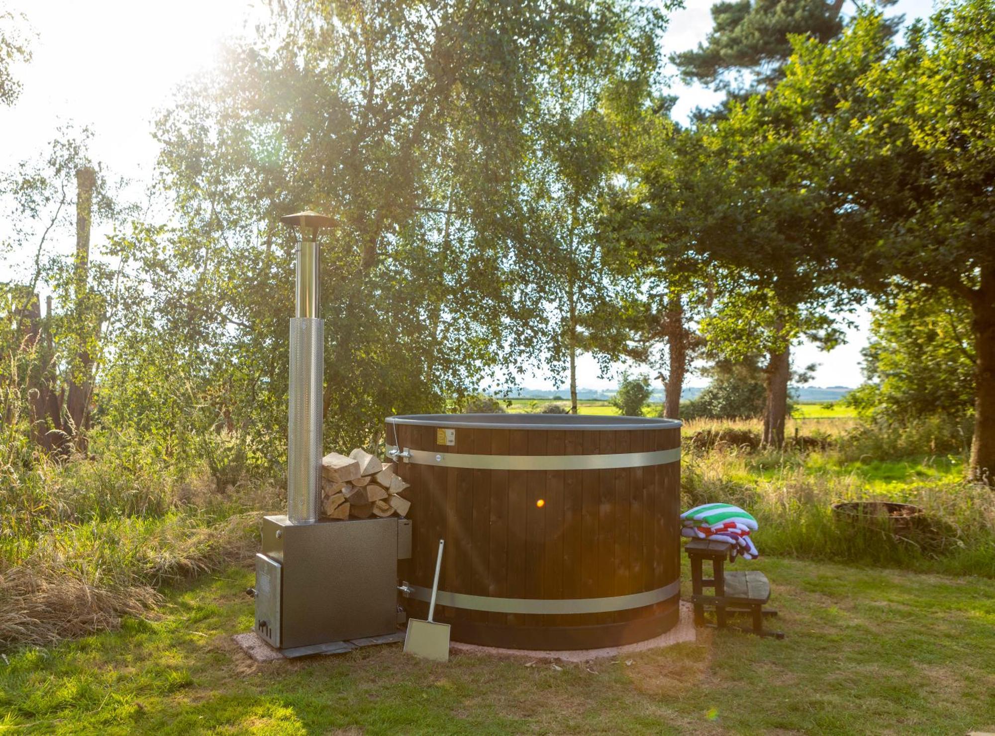 Stargazer Glamping Uk The Mahal 8 People Hotel Ross-on-Wye ภายนอก รูปภาพ